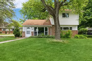 353 Suwanee St, Park Forest, IL 60466 - Photo 1