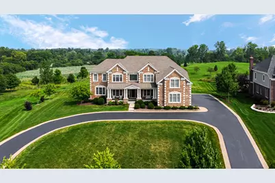 28 Shenandoah Circle, South Barrington, IL 60010 - Photo 1