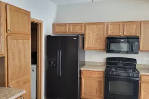 1420 Draper Rd, McHenry, IL 60050 - Photo 8