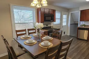 5S353 Stewart Dr, Naperville, IL 60563 - Photo 2