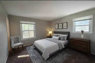 5S353 Stewart Dr, Naperville, IL 60563 - Photo 4