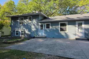 5S353 Stewart Dr, Naperville, IL 60563 - Photo 8