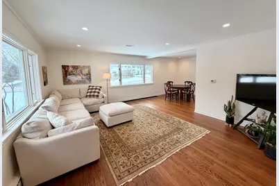 1320 Pinehurst Drive, Glenview, IL 60025 - Photo 4