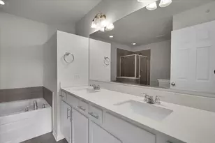 29W710 Everton Dr, Warrenville, IL 60555 - Photo 12