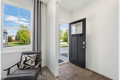 960 Sapphire Lane, Montgomery, IL 60538 - Photo 2