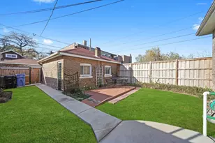 7914 S Oglesby Ave, Chicago, IL 60617 - Photo 4