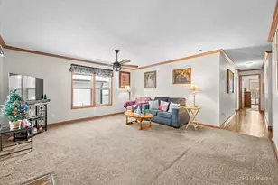 173 Northshore Rd, Elgin, IL 60123 - Photo 6