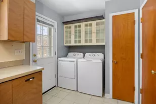 241 Pleasant Dr, Elk Grove Village, IL 60007 - Photo 16