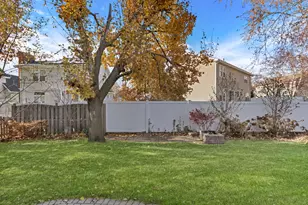 5315 Cypress Cir, Gurnee, IL 60031 - Photo 24