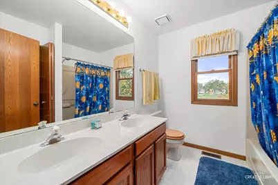 135 Chesterfield Drive, Oswego, IL 60543 - Photo 16