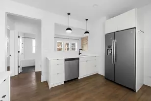 3752 W Roscoe St, Chicago, IL 60618 - Photo 4