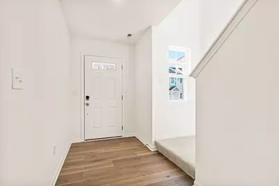 327 Kingsport Drive, South Elgin, IL 60177 - Photo 2