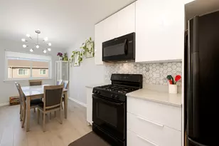 748 Sterling Ct, Bartlett, IL 60103 - Photo 10