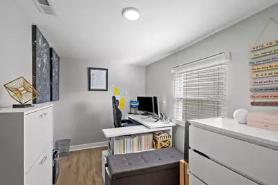 4249 N Central Park Avenue, Chicago, IL 60618 - Photo 14