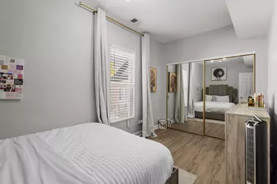 4249 N Central Park Avenue, Chicago, IL 60618 - Photo 10