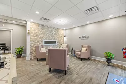 850 S McHenry Avenue #B, Crystal Lake, IL 60014 - Photo 4