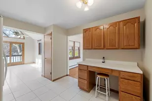 15340 Maple Dr, Oak Forest, IL 60452 - Photo 4