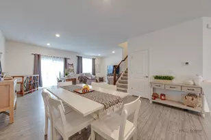 1017 Atterberg Rd, South Elgin, IL 60177 - Photo 8