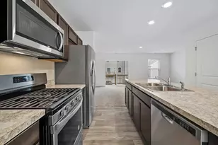 3758 Bissel Dr, Yorkville, IL 60560 - Photo 2