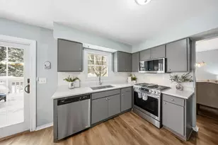 1527 Williams Ave, Saint Charles, IL 60174 - Photo 10