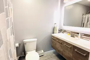 816 E Elm St, Hoopeston, IL 60942 - Photo 8