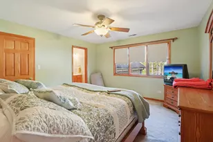 1575 Benton St, Crete, IL 60417 - Photo 36