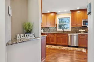 8 Burgundy Ct, Bloomington, IL 61704 - Photo 32