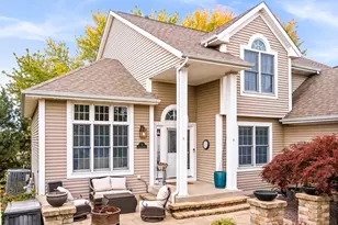 8 Burgundy Ct, Bloomington, IL 61704 - Photo 4