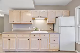 8 Burgundy Ct, Bloomington, IL 61704 - Photo 58