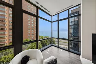 61 E Banks St, Chicago, IL 60610 - Photo 4