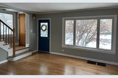 9562 S Bensley Avenue, Chicago, IL 60617 - Photo 2