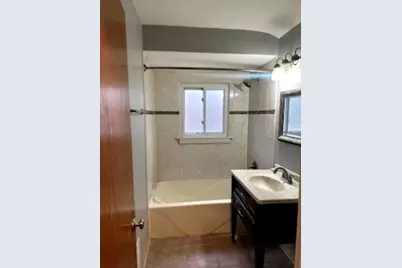 9562 S Bensley Avenue, Chicago, IL 60617 - Photo 6