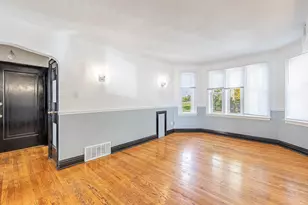 2453 W 56th St, Chicago, IL 60629 - Photo 4