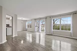 221 Mistwood Ln, Crystal Lake, IL 60014 - Photo 6