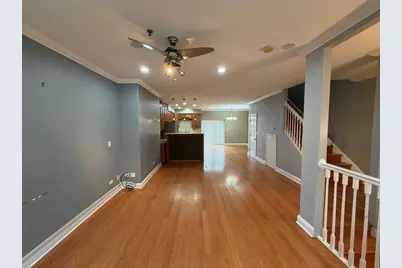 183 N Des Plaines River Road #E2, Des Plaines, IL 60016 - Photo 2