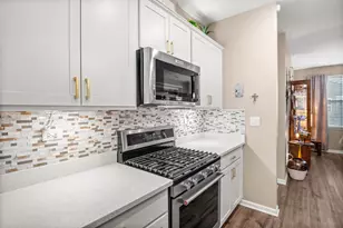 239 Durham St, North Aurora, IL 60542 - Photo 14