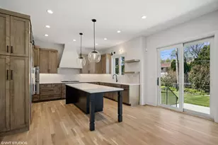 837 S Kearsage Ave, Elmhurst, IL 60126 - Photo 8