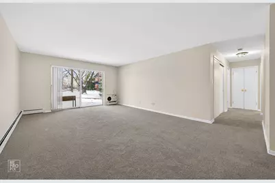 1198 Royal Glen Drive #102, Glen Ellyn, IL 60137 - Photo 4