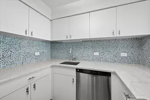 [Address not provided], Chicago, IL 60613 - Photo 8