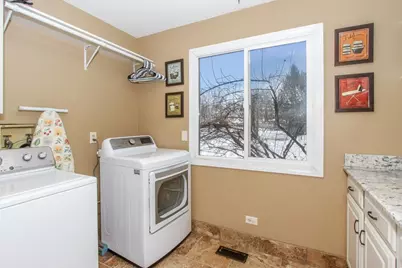 900 Glenmore Lane, Elgin, IL 60124 - Photo 18