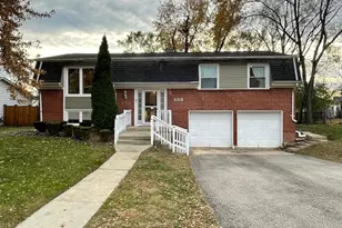 233 Charlotte Ln, Bolingbrook, IL 60440 - Photo 2