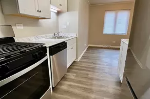 914 School St, Lisle, IL 60532 - Photo 2