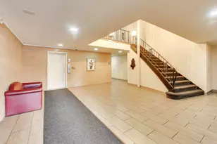 931 W Arquilla Dr, Glenwood, IL 60425 - Photo 2