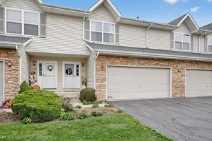 1152 Rose Dr, Sycamore, IL 60178 - Photo 2