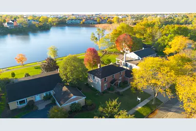 1057 W Peregrine Drive, Palatine, IL 60067 - Photo 2