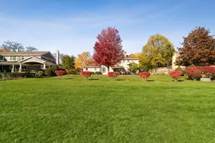 1057 W Peregrine Dr, Palatine, IL 60067 - Photo 30