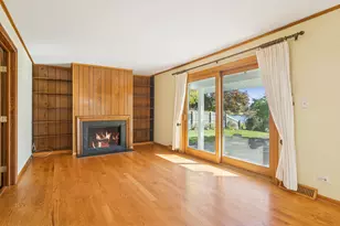 1057 W Peregrine Dr, Palatine, IL 60067 - Photo 8