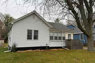 2054 Crosat St, Lasalle, IL 61301 - Photo 2