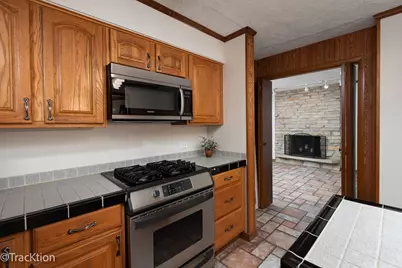 6724 Meadowcrest Drive, Downers Grove, IL 60516 - Photo 8