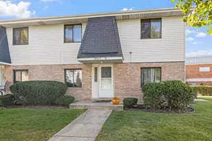 8411 162nd Pl, Tinley Park, IL 60487 - Photo 2